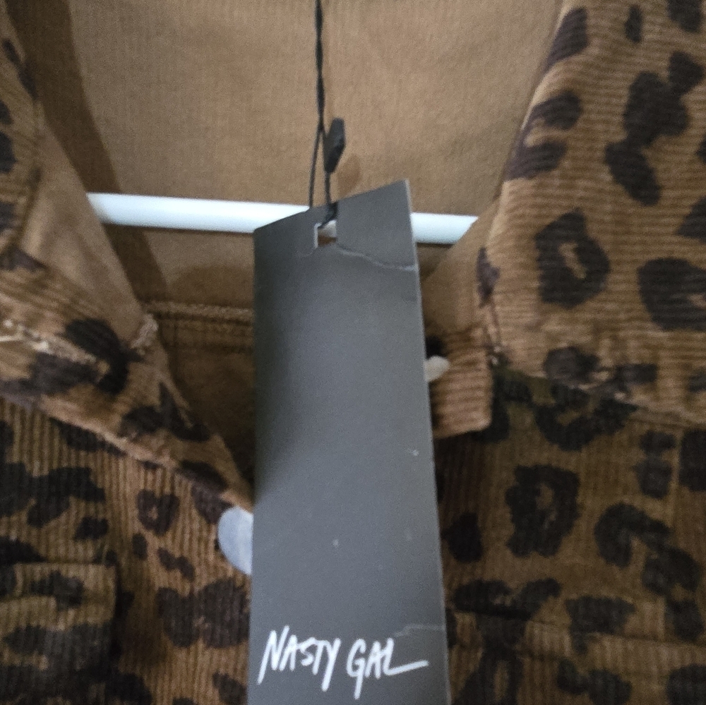 NWT, Nasty Gal Leopard Print Button-Up Jacket Size 6. - Picture 3 of 5